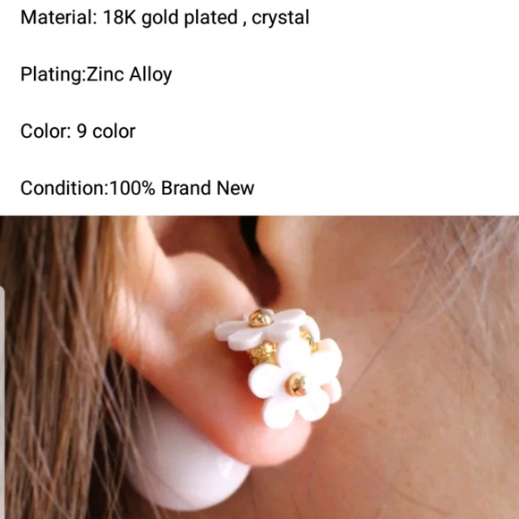 18k Gold Double Side Ball Flower Studs - Picture 2 of 3